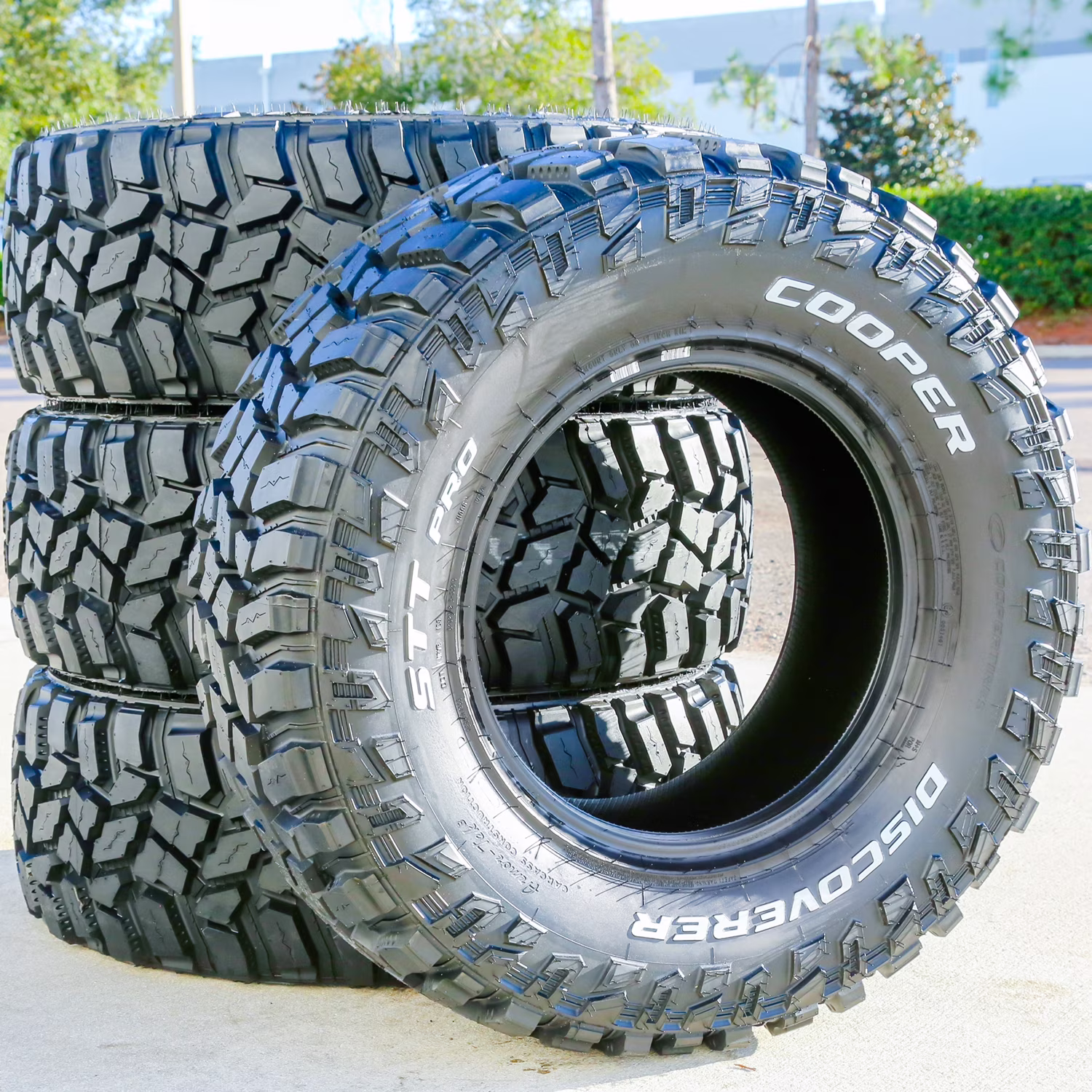 Cooper Discoverer STT Pro Mud Terrain Light Truck Tires 285/75R16 126/123Q E 10 Ply – Set Of 4