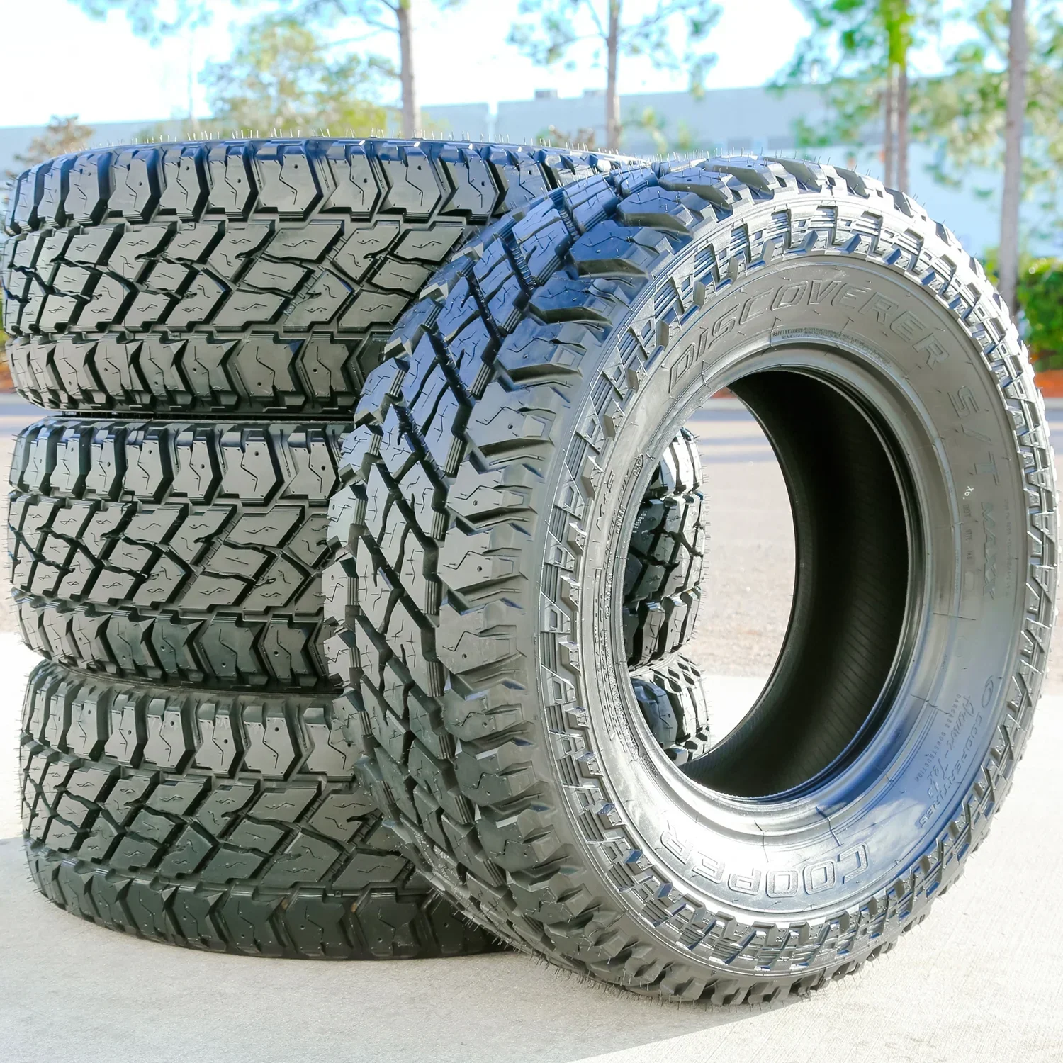 Cooper Discoverer S/T Maxx LT 275/70R18 125/122Q E 10 Ply Mud Tires – Set Of 4
